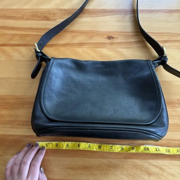 Vintage Coach Black Leather Shoulder Bag - Picture 13 of 13
